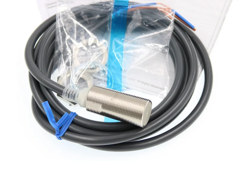 Proximity switch sensor three-wire 12-24V NPN normally open M18E2E-X5E1-Z/F1-Z/PNP Metal approach switch