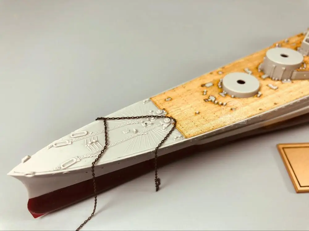 

Деревянная колода в масштабе 1/700 для комплектов моделей кораблей Trumpeter 05763 HMS Repulse 1931.