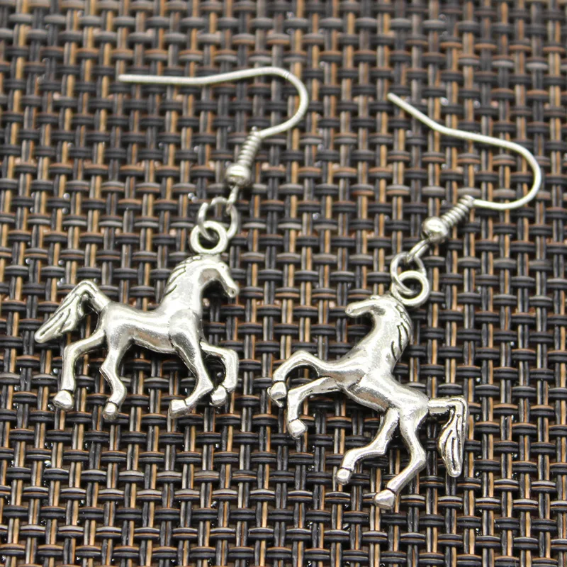 New Fashion Handmade Running Horse Walking Steed Pendants Silver Color Earrings For Womens Style