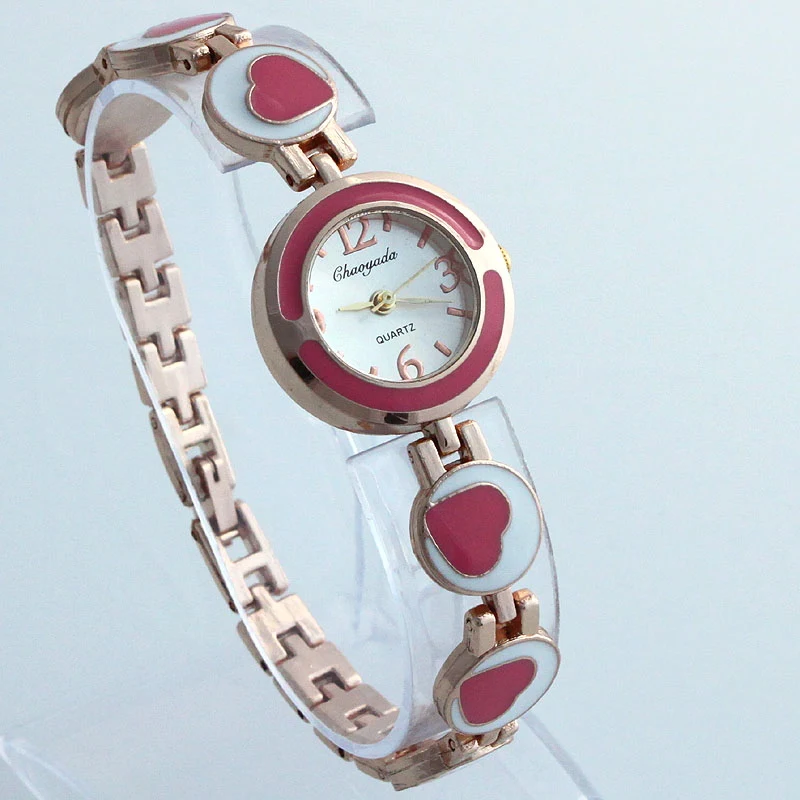 ساعة يد كوارتز للنساء O63, ساعة يد كوارتز للنساء بتصميم قلب وسوار من الكوارتز