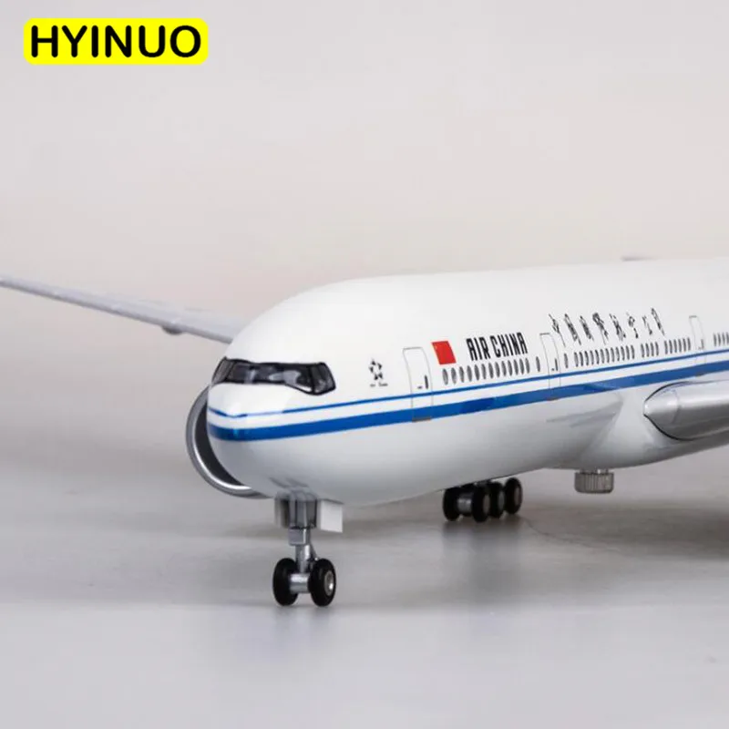 

1/157 Scale Airplane B777 47CM Dreamliner Aircraft Air China Airlines Model W Light and Wheel Diecast Plastic Resin Plan