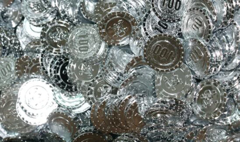 Free ship cool 100pc plastic pirate treasure SILVER coins props toys for Birthday party favors cosplay kids hours fun bag filler