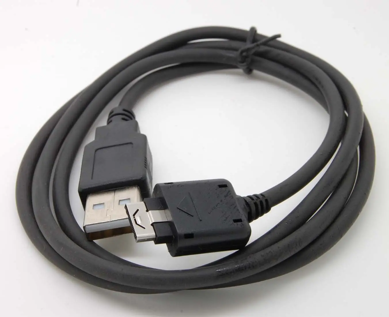 Ładowarka USB i kabel do synchronizacji do telefonu LG KX166 KX256 TU515 TU575 TU720 U310 U830 wenus LX150 LX160 LX260 umor LX570 Muziq VX5400