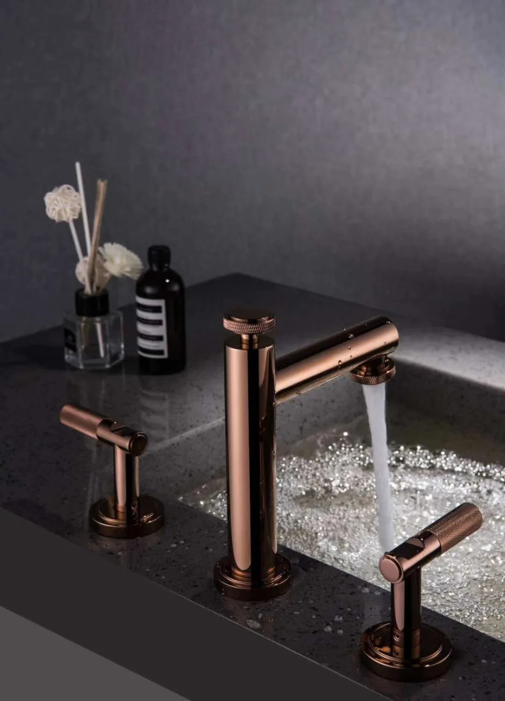 

Simple luxury Rose gold bathroom sink faucet 5 colors two handles three holes mixer basin faucet Cold and hot water faucet