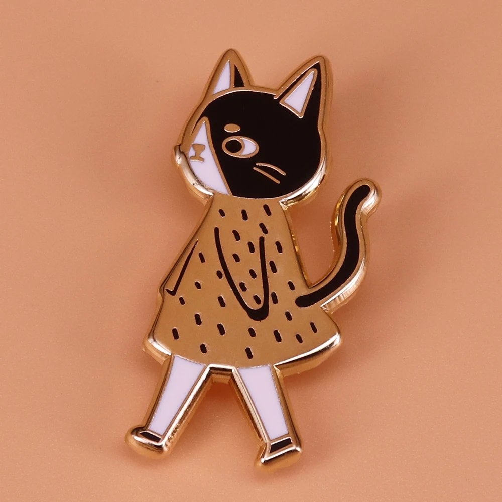 Walking cat emalia pin cute animal broszka cat lady badge złoty czarna sztuka biżuteria kobiety koszule kurtka akcesoria do plecaków