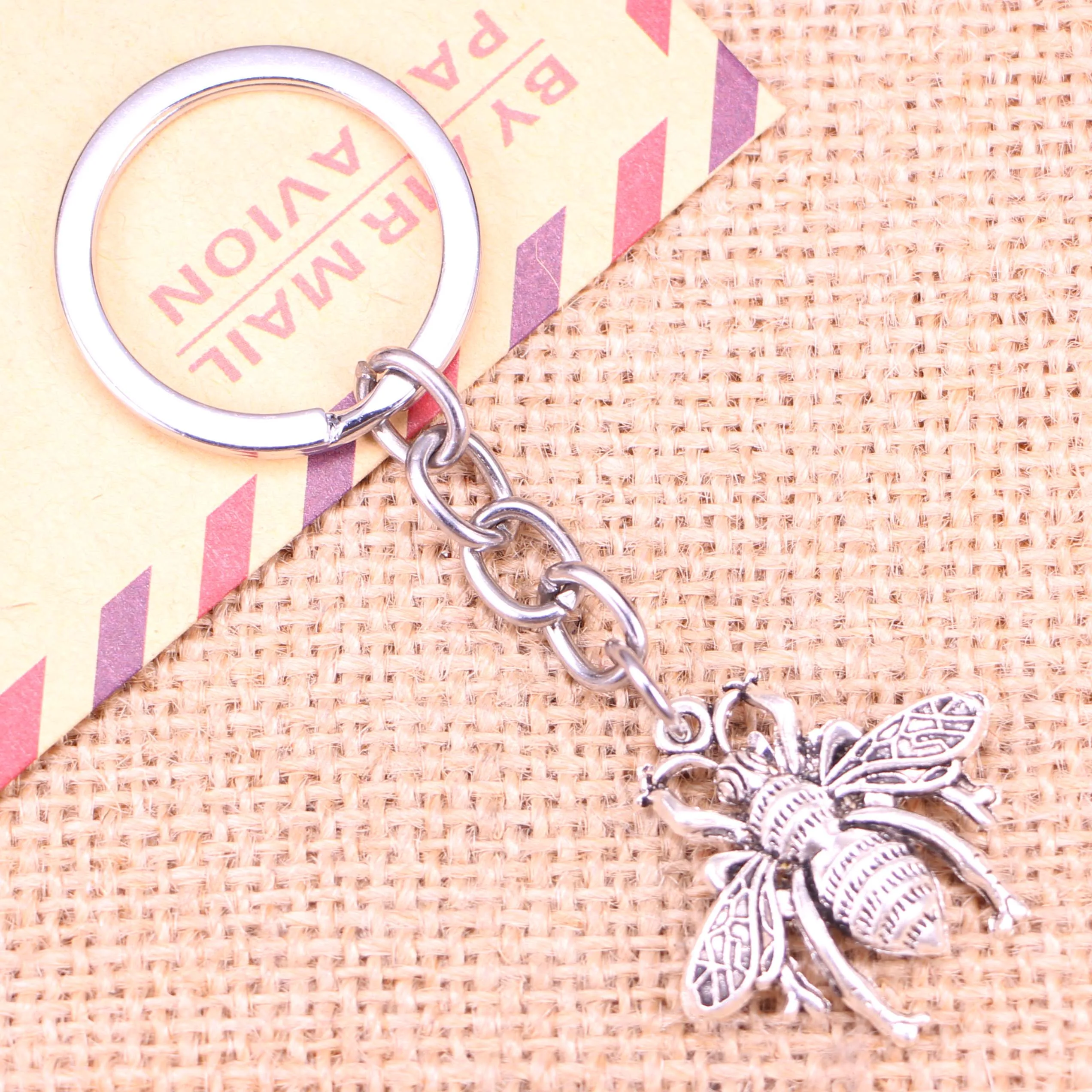 20pcs New Fashion Keychain 26x25mm bee bug Pendants DIY Men Jewelry Car Key Chain Ring Holder Souvenir For Gift