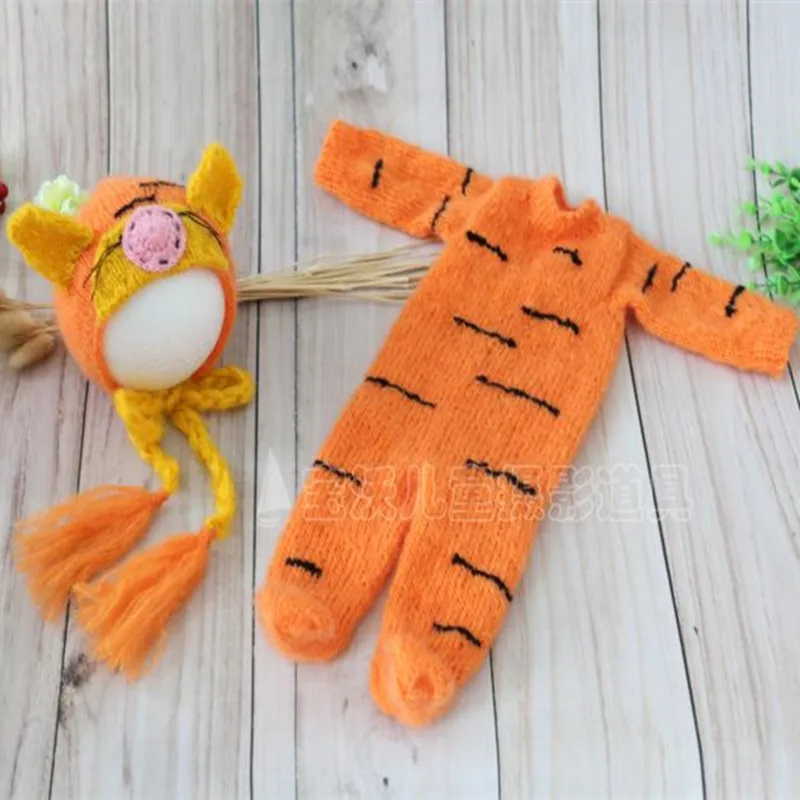 Vintage Newborn Footed Romper Hat Set Knitted Tiger hat Crochet Newborn Boy Pants Bonnet Baby Photography Onesie Baby Overalls