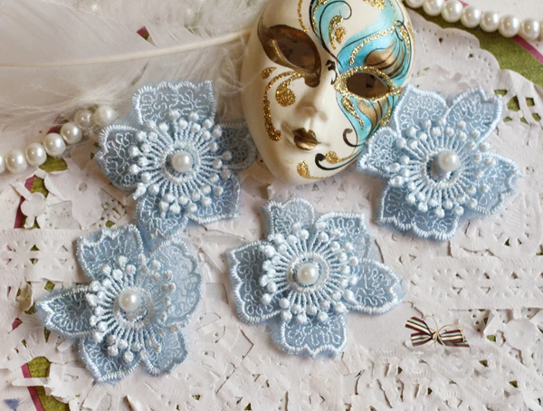 

30pcs 5cm 1.96" wide blue/ivory beads 3D organzs embroidery lace appliques patches L14M57