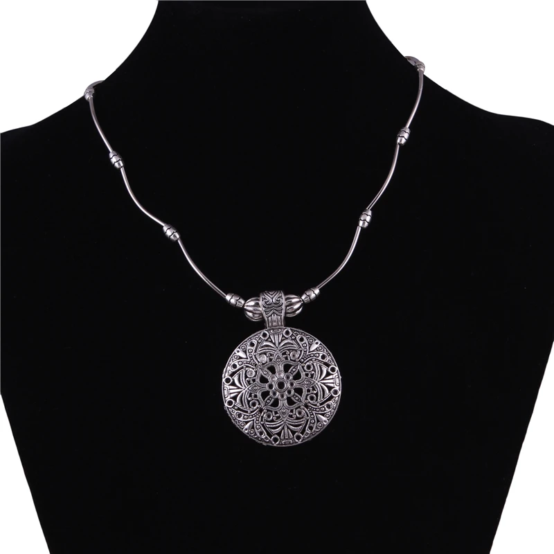 Tibetan Jewelry Vintage Silver Plated Bohemian Hollow Carved Round Pendants Necklaces Chain Necklaces For Women Bijouterie Femme