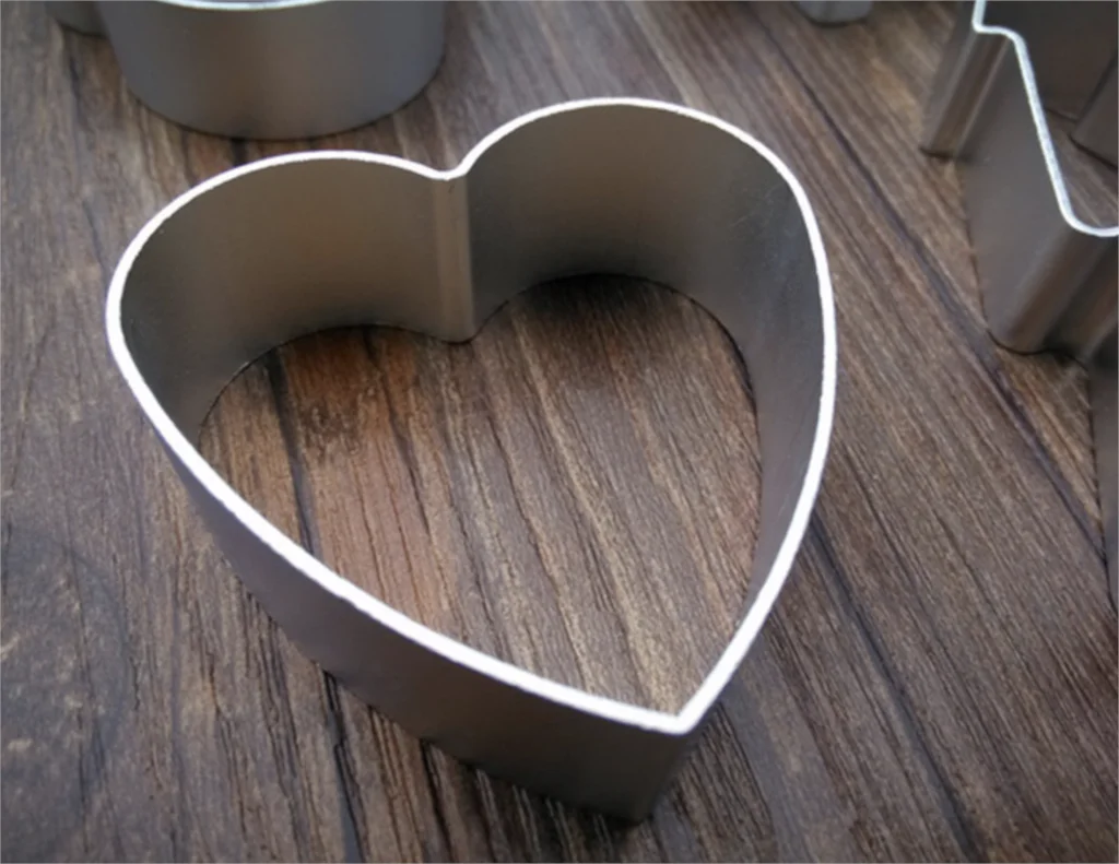 Cookie Mold Cookie Cutter Aluminum Three-dimensional 29 Shape Christmas Tree Flower Bear Cat  Heart Cake Decorating Tools