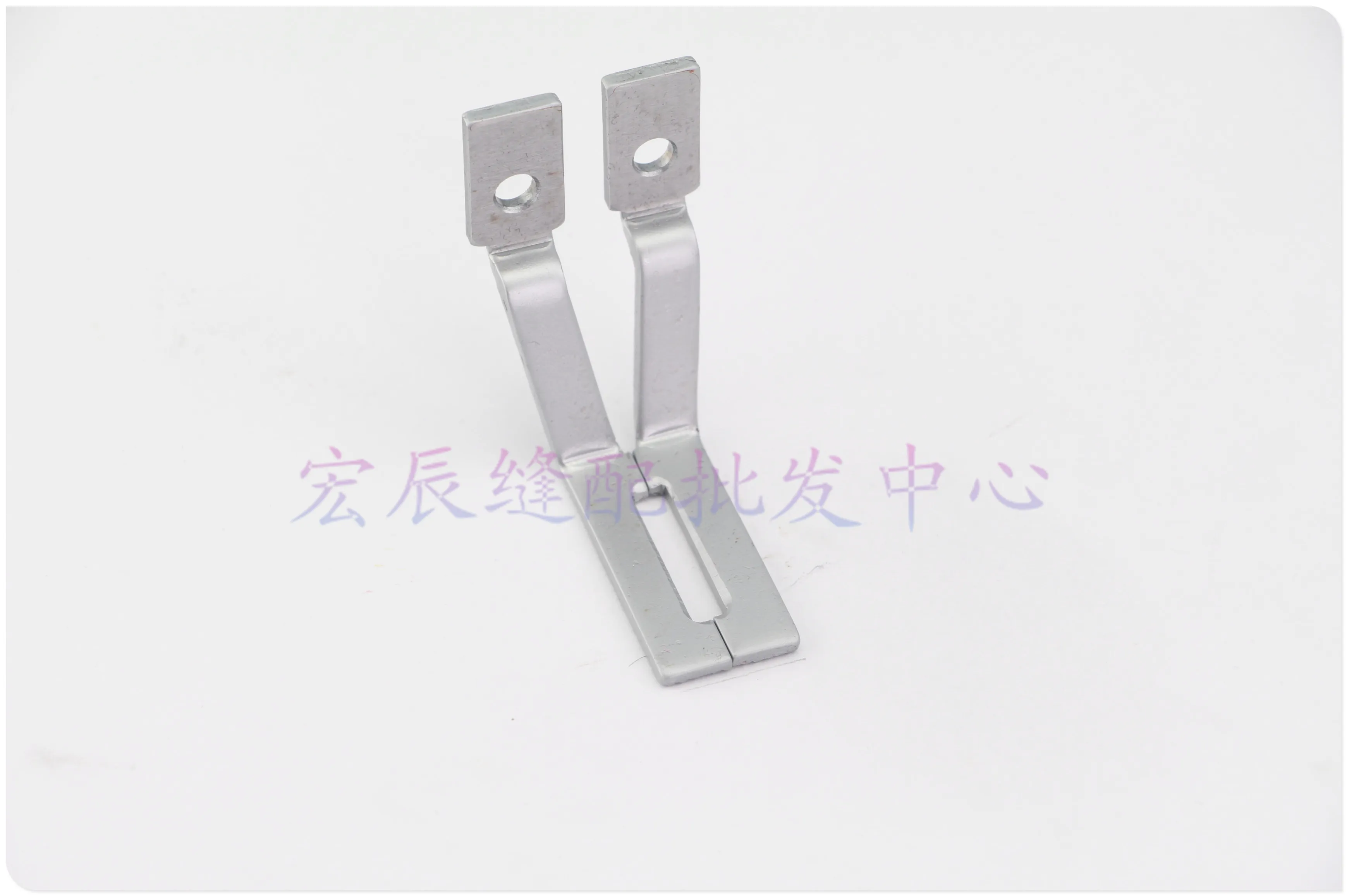 

Sewing machine accessories FOR JUKI 1850 1900 Tufting machine vertical presser foot Chrysanthemum eye pressure O D presser foot