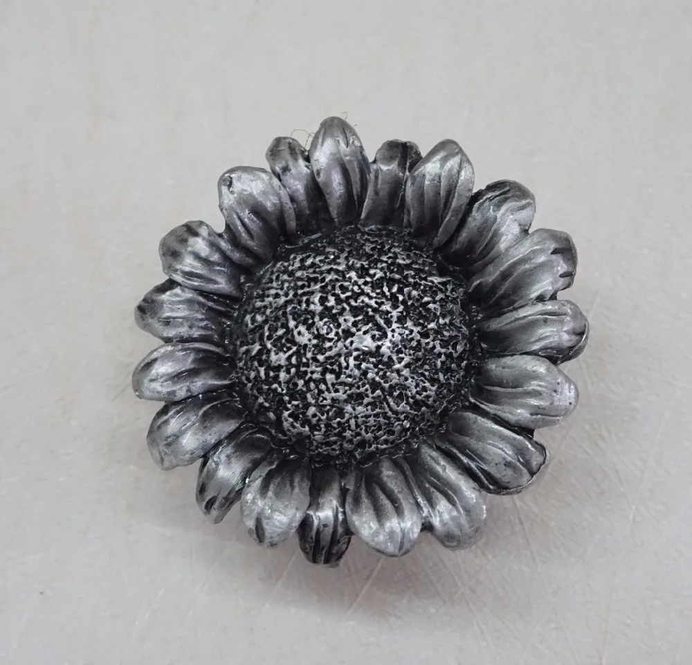 Sunflower Shaped Cabinet Handles Antique Silver Single Hole Drawer Knobs Retro Wardrobe Pulls Zinc Alloy Kitchen Accessories