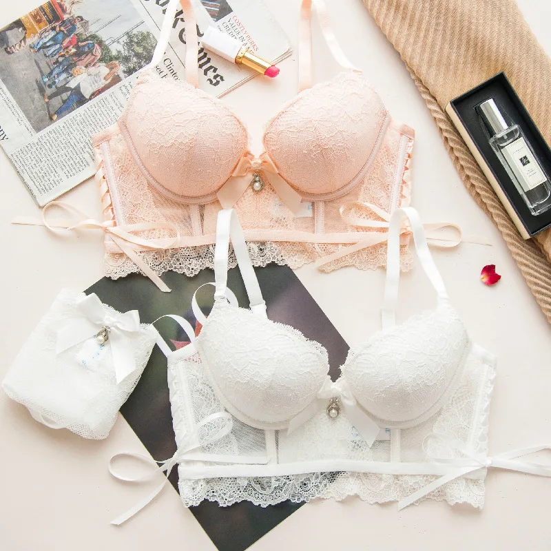 2018 Floral Wireless Bra Lace Lightly Lined Triangle Bra Set Underwear Women Lingerie Deep Plunge V Neck New Arrival