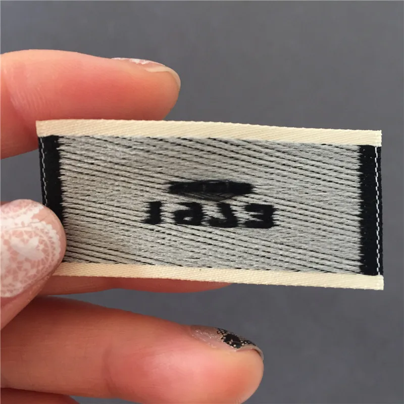 Custom Producing 2.4*5cm High Density Garment Labels Clothing Woven Labels