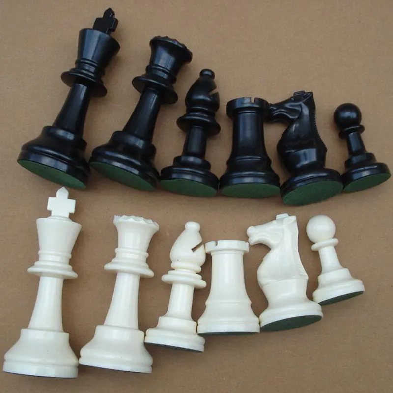 Lot of 32 Medieval Chess Pieces/Plastic Weighted Chess With Friend Play for Relax 77mm King Height