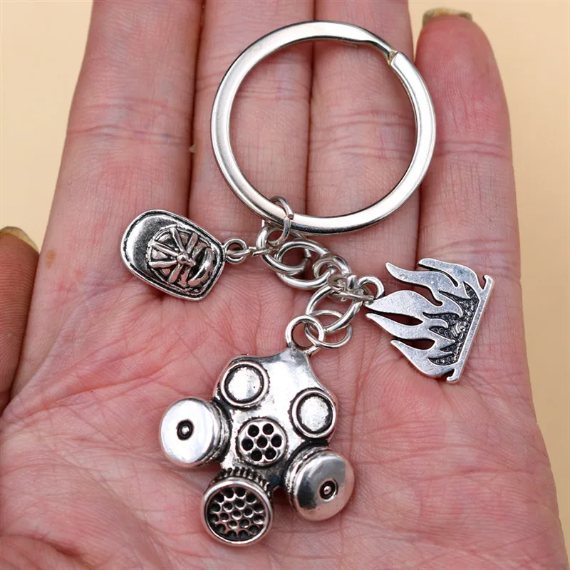 1pc Gas Mask & Fire & Fire Helmet Creative Metal Keychain - Pay Tribute To Heroic Firefighters A1867