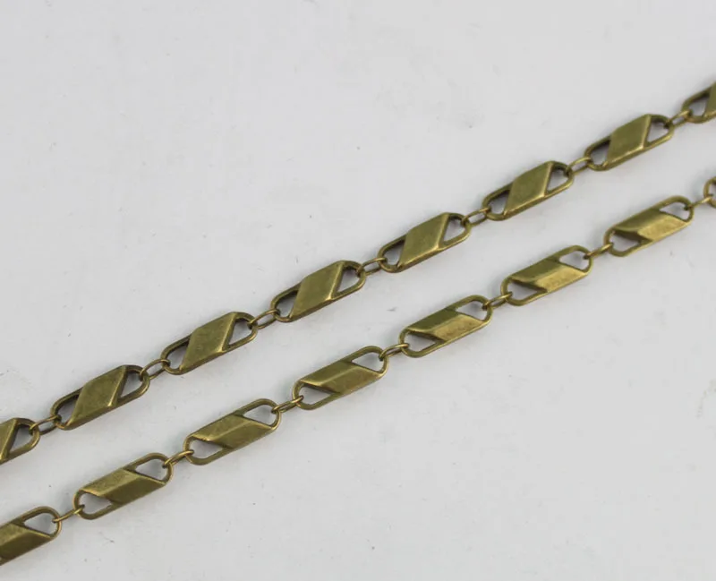 

2 Meters of Antiqued bronze clasp-shape link handmade chain #22910