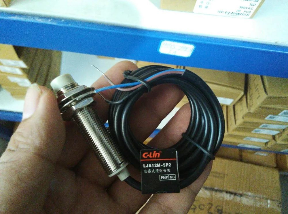 

Brand new original authentic C-Lin LJA12M-5P2 DC three-wire PNP normally closed induction inductive proximity switch