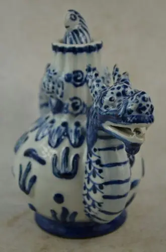 Exquisite Chinese Old Decorated Handwork Porcelain Dragon-Shape Auspicious Tea Pot