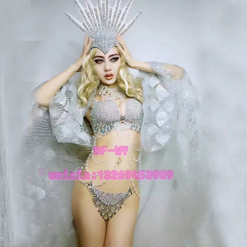 

A nightclub singer silver sequins fake diamond sexy dance the perspective of the cloak is suitable for the garment stage