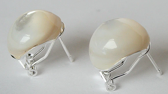 hot sell new - simple and noble 925 CZ 18mm white sea shell Bead Stud Earrings lady's fashion jewelryLuxury Girls Wedding