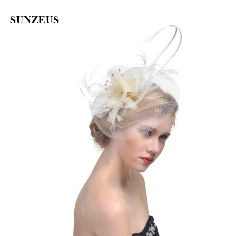 Weichen Tüll Gesicht Schleier Federn Fascinator Hüte für Braut Weiße Handgemachte Blumen mit Perlen Hochzeit Haar Zubehör SH29