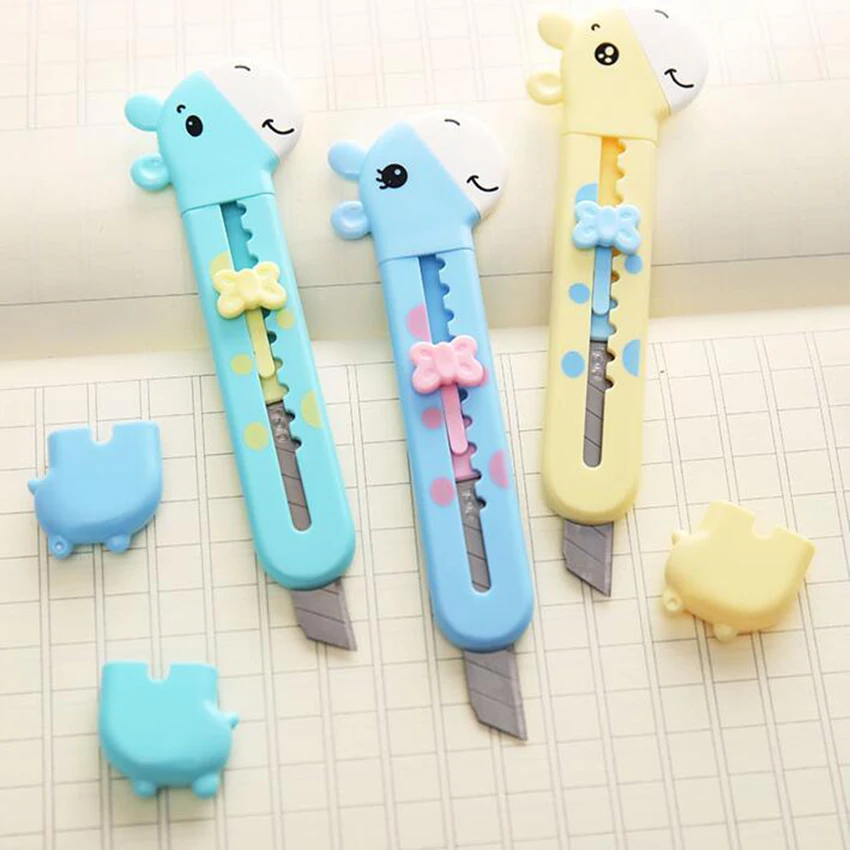 1PC Cute Giraffe Utility Knife Paper Cutter Cutting Paper Razor Blade Office Stationery Escolar School Supplies Random