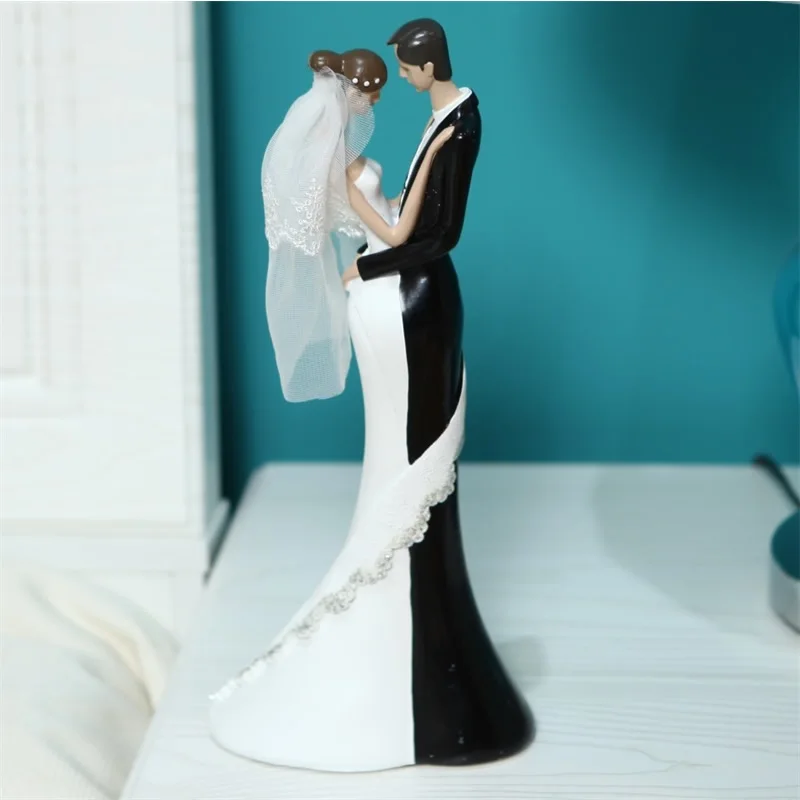 

Beautiful wedding modern home decor statue gift Beautiful marry bride model sculpture Wedding gifts Crafts