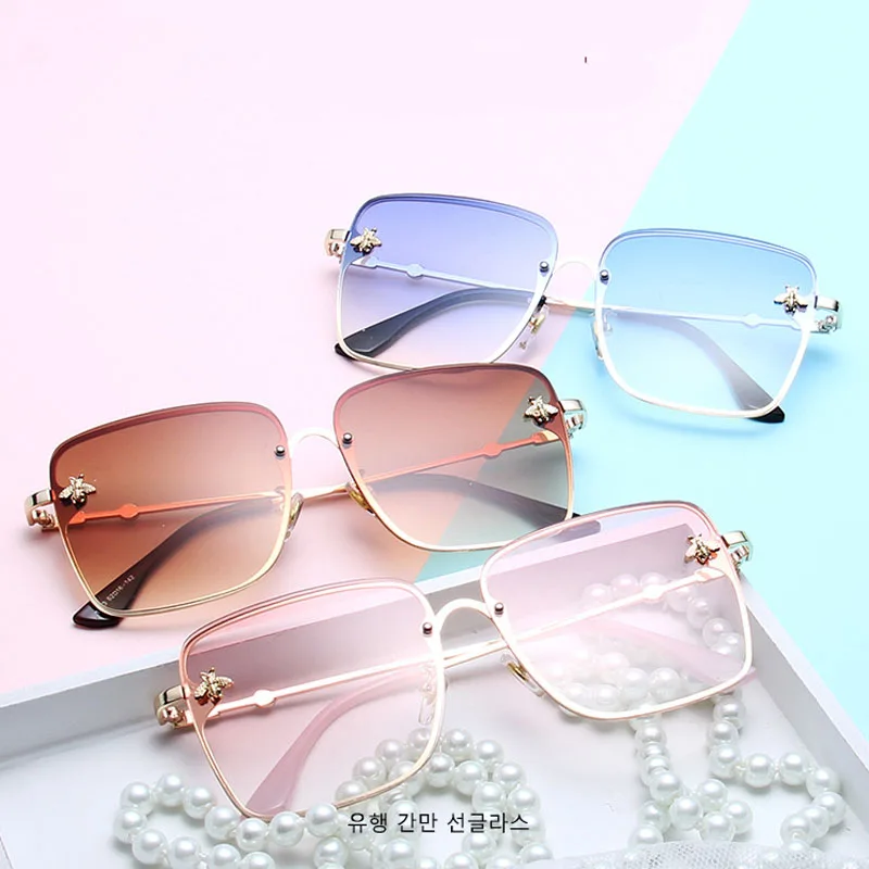 2024 New Oversize Clear Pink Sunglasses for Women Gradient Square Bee Sun Glasses Superstar Luxury Brand Designer Shades UV400