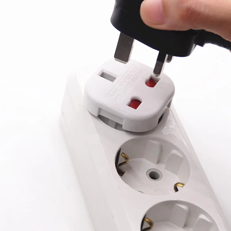 1 PC UK TO EU AC Power Socket Plug Travel Charger Adapter Converter 4.0มม.ซ็อกเก็ตไฟฟ้า EUR ยุโรป Charger power Socket