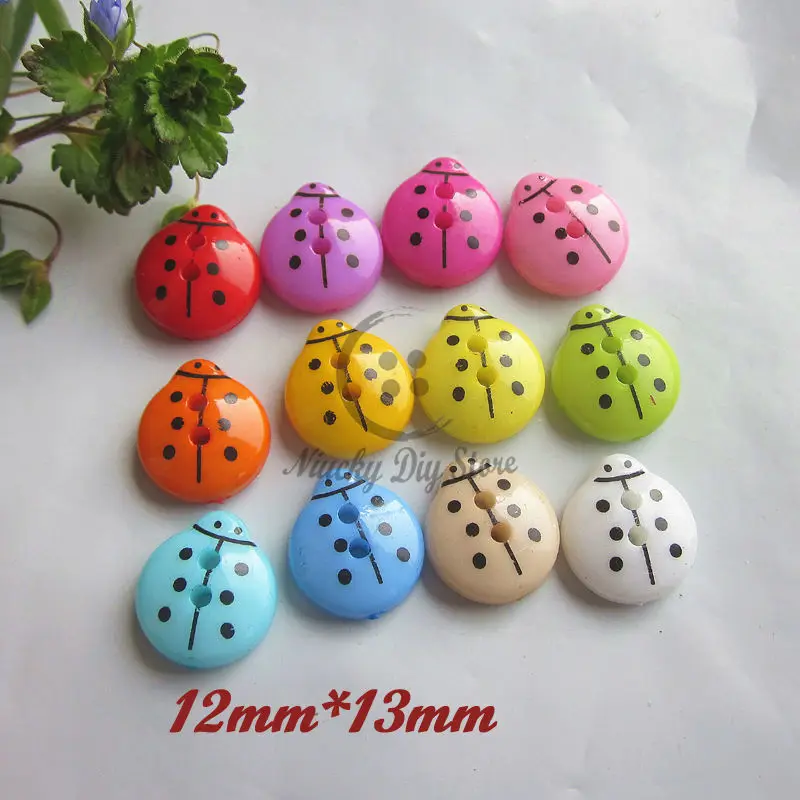 120pcs 2 hole Mixed color ladybug buttons plastic bionic kids shirt buttons scrapbooking craft decorative accessories wholesale