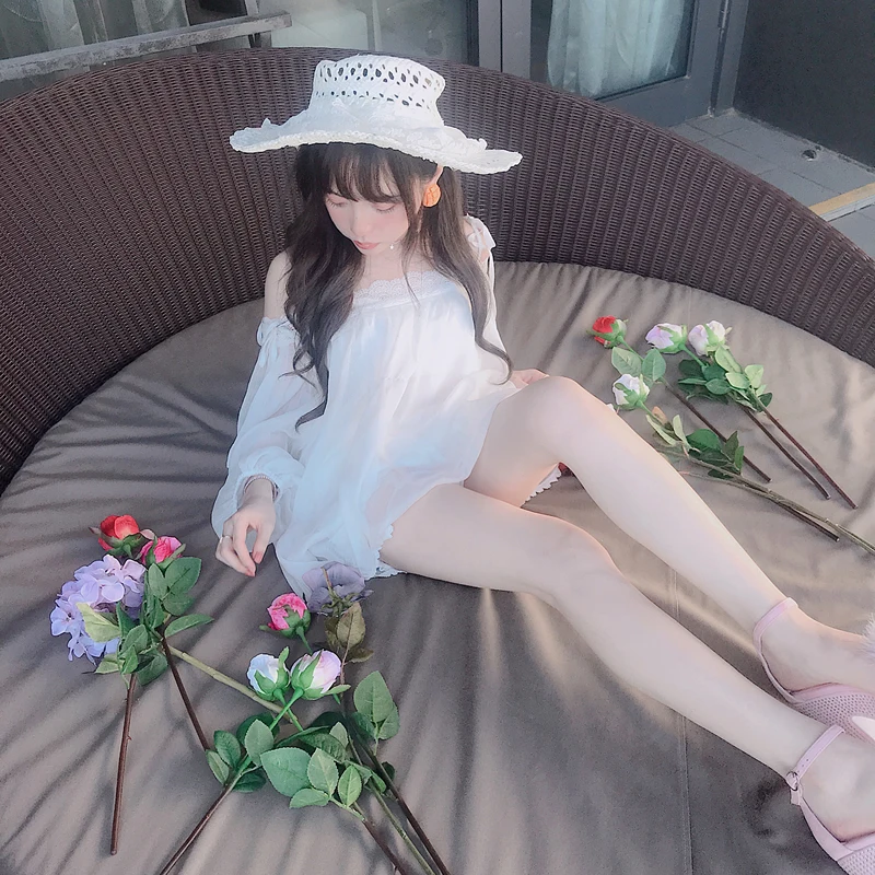 

Princess sweet lolita blouse Summer fashion fairy holiday wind misty silk sunscreen long lantern sleeve lace blouse women T1642