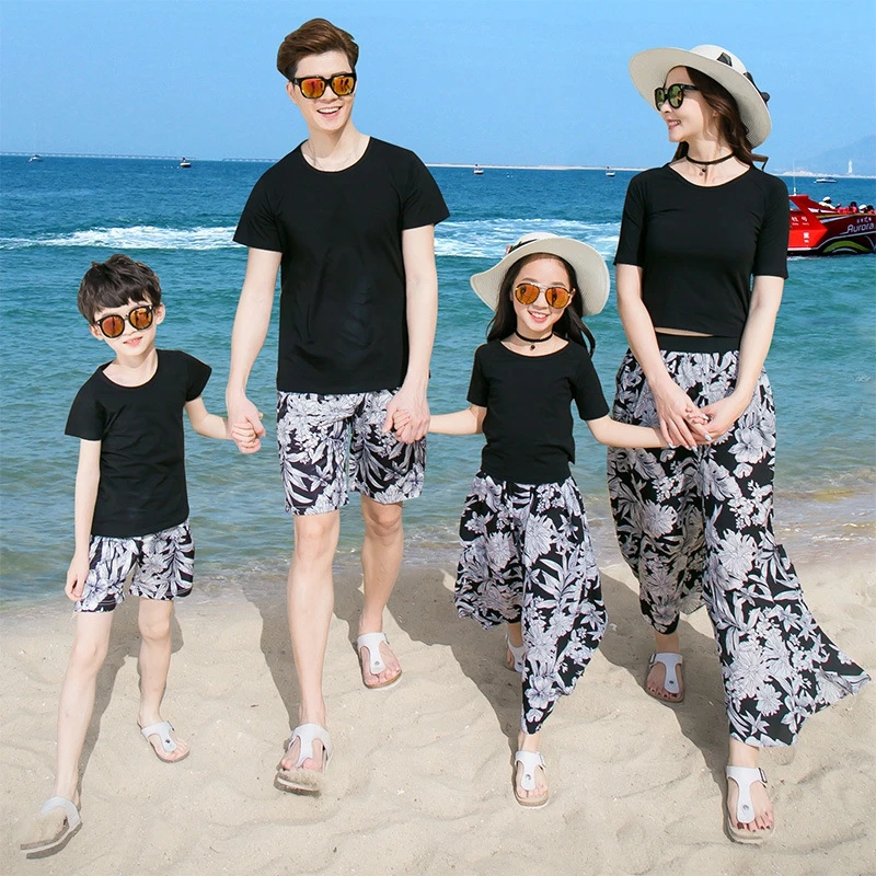 Summer Family Set Casual Mother/Father/Kid T-shirt+Shorts Holiday Beach /Seaside Matching Clothing Couple Matching Clothes