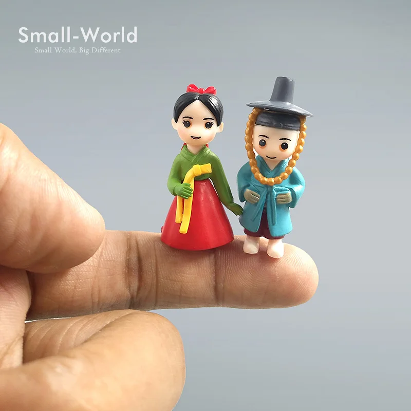 Korean Boy Girl Bonsai Miniature Figurine Wedding decoration Fairy Garden ornament Cartoon people Statue Resin Craft toy TNS010
