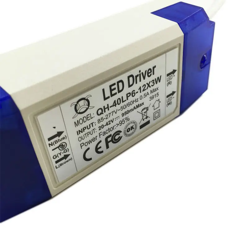 Driver a Corrente costante LED di Alimentazione di Alimentazione 900mA 20 w 30 w 40 w 6-12x3W HA CONDOTTO il Driver DC20-42V Custodia In Plastica