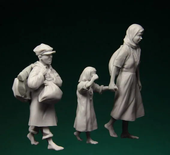 1/35 Resin Figure Model Kit 089 Russian refugees, 1941-45 Children Three Figures Unassembled unpainted Top