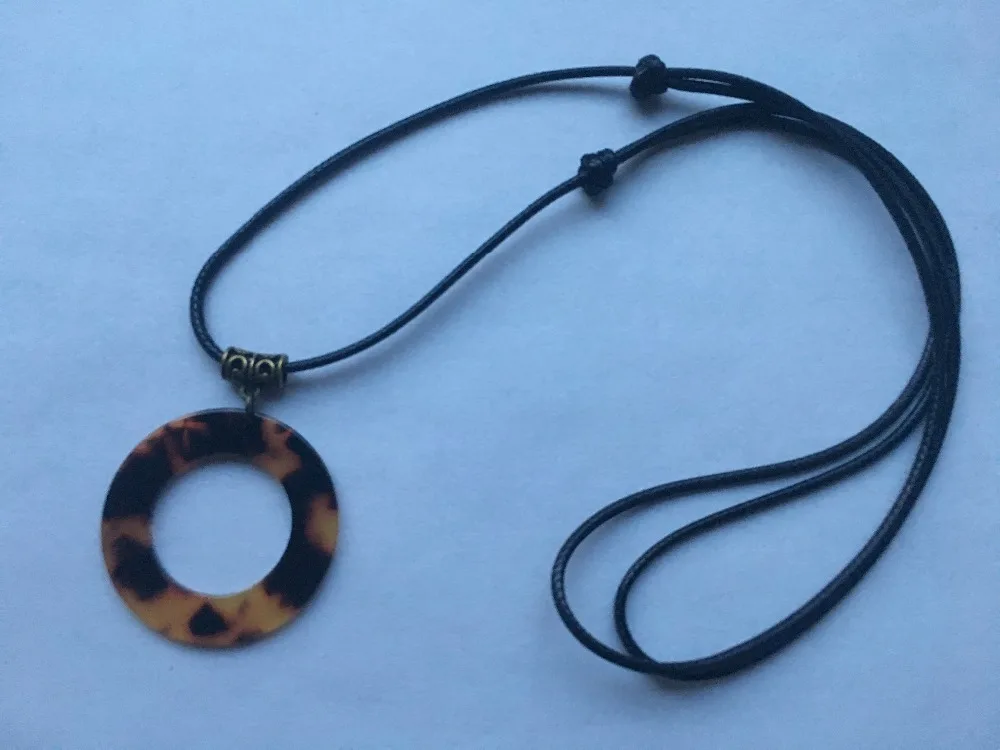 

adjustable necklace sunglass holder with tortoise acetate pendant waxed cotton cords lanyard strings reading glass chain