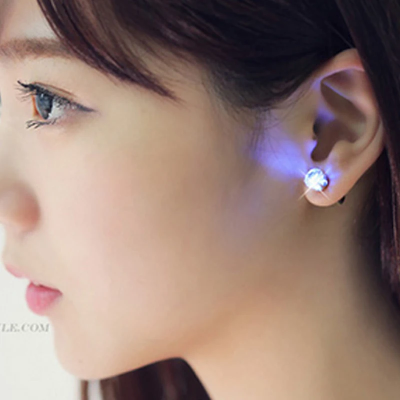 

LED Party LED Earring Light Up Flower Glowing Crystal Stainless Ear Stud Earring For women Christmas gift Glow Party Supplies