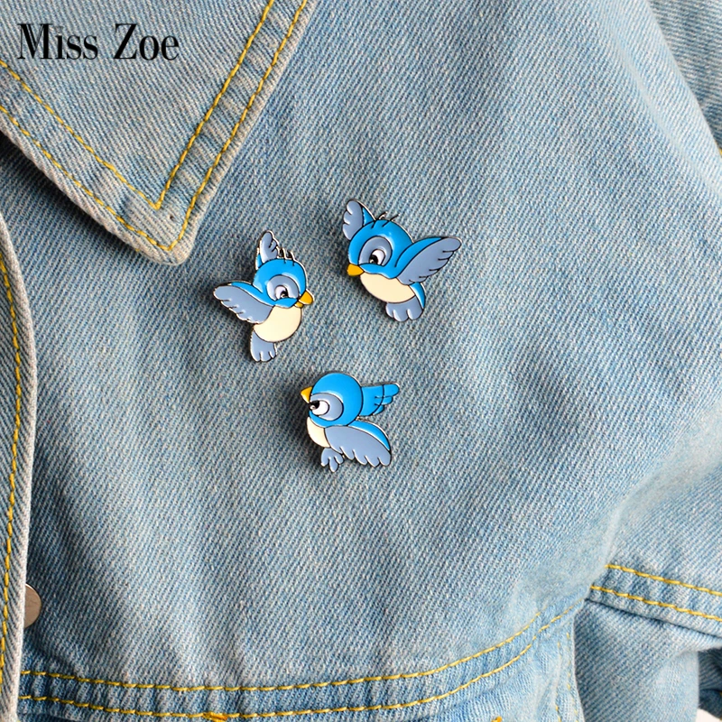 3 sztuk/zestaw niebieskie ptaki emalia Pin Cartoon latające flodling zwierząt broszka Denim kurtka ze sprzączką koszula prezent odznaka dla dzieci