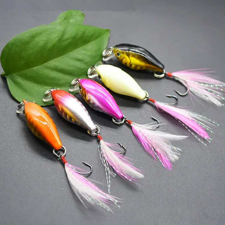 Fishing Lure Crank Bait With Feather Jig Single Hook Artificial Hard Lures Bait Glow Wobblers 3.5cm/2g 1 Piece Sale