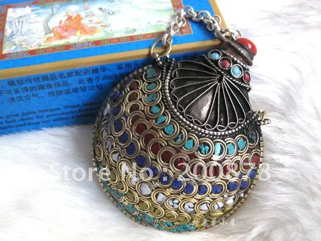 

HDC0794 Nepal Fork handicraft,Tibetan large snuff bottle,90*75mm,Tibet big pendants,brass inlaid colorful stone clips