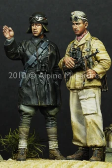1/35 model kit resin kit Conversation in the Desert (2 Figures) 255 Unassembled Sculpture for Hobbyists