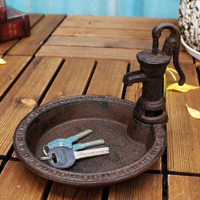 Rustic Water Pump Round Cast Iron Bird Feeder European Home Garden Table Decor Heavy Metal Trinket Storage Plate Candle Holder