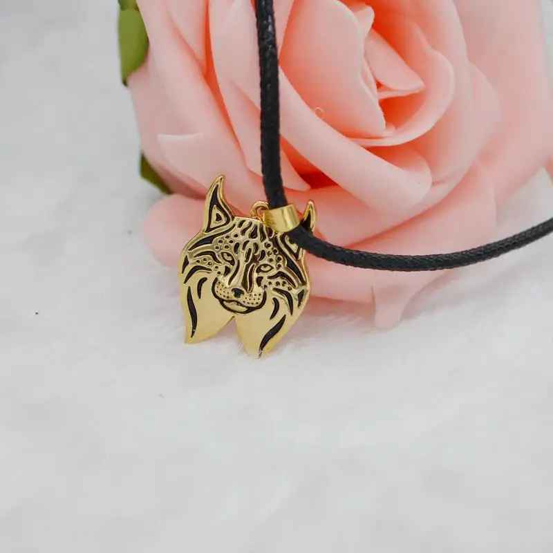 Women Rope Chain Alloy Cat Necklaces Vintage Metal Lynx Pendant Necklaces For Lovers