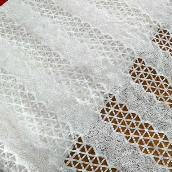 New Arrival 2017 White Water Soluble Milk Silk Embroidery Fabric African Cord Lace Fabric For Wedding Party Dress Free Shipping