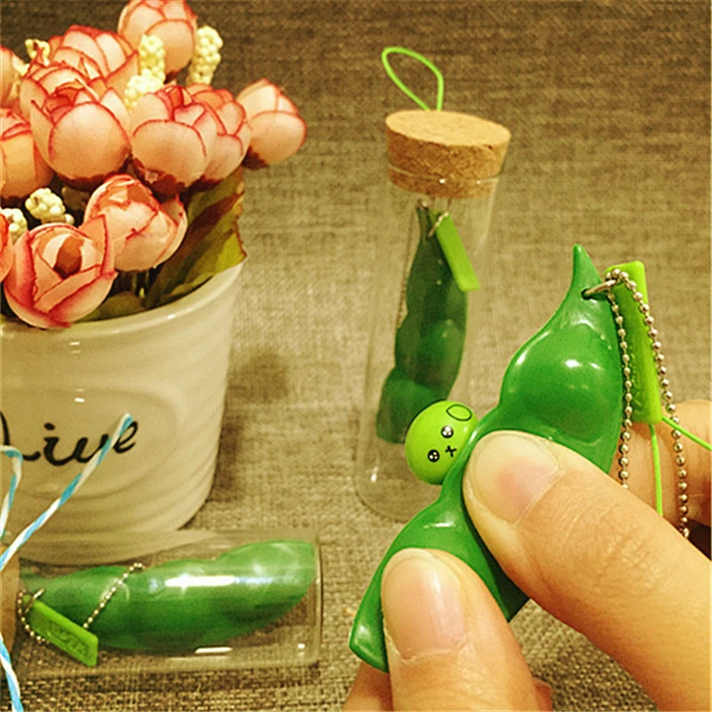 New Creative Extrusion Pea Bean Soybean Edamame Stress Relieve Toy Keychain Cute Fun Key Chain Ring Paty Gift Bag Charms Trinket