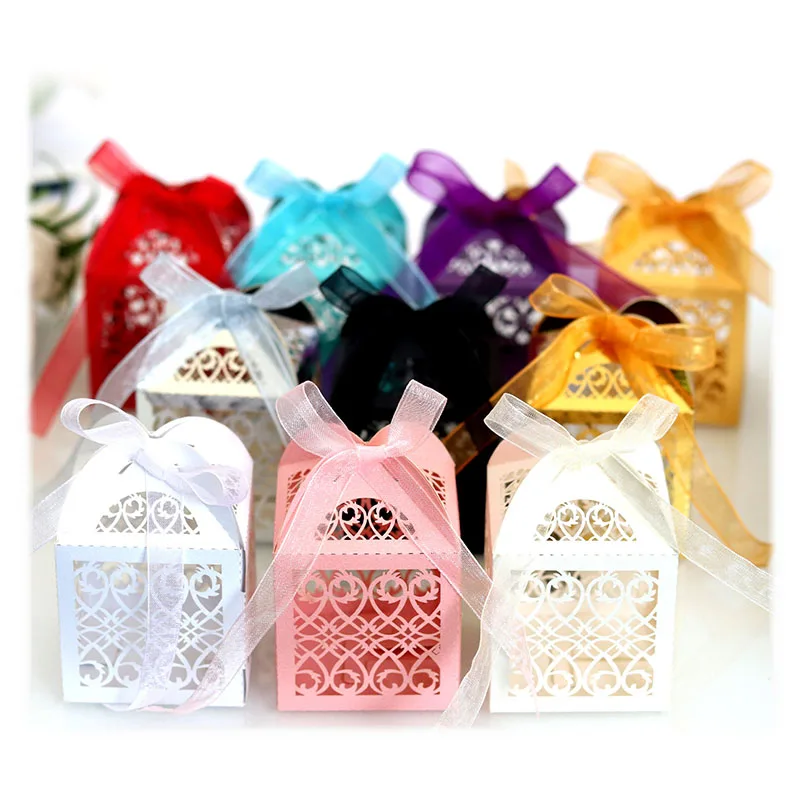 

50pcs Lace Grille Laser Cut Carriage Favor Gift Candy Boxes Chocolate With Ribbon Baby Shower Birthday Wedding Party Decoration