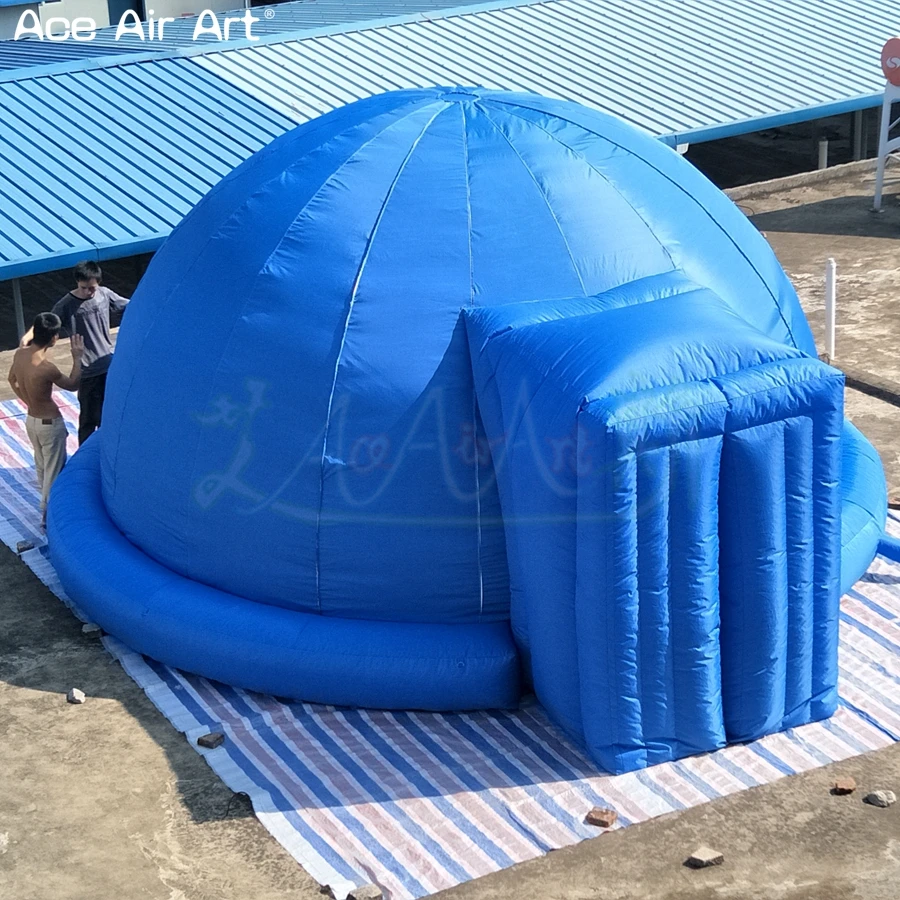 Tente dôme gonflable de planétarium de couleur bleue, dôme d'astronomie avec une plus grande porte pour les salons commerciaux au japon