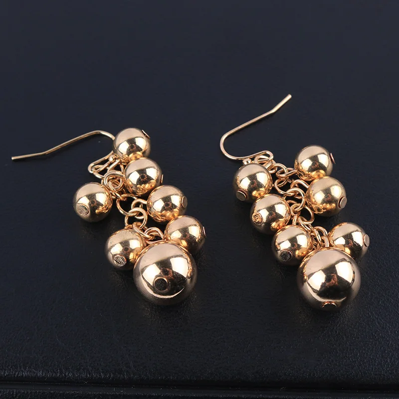 Elegant Grape Bunches Gold Beads Handmade Clip on Earrings for Women Wedding Party No Pierced and Pierced Ear Clips Jewelry