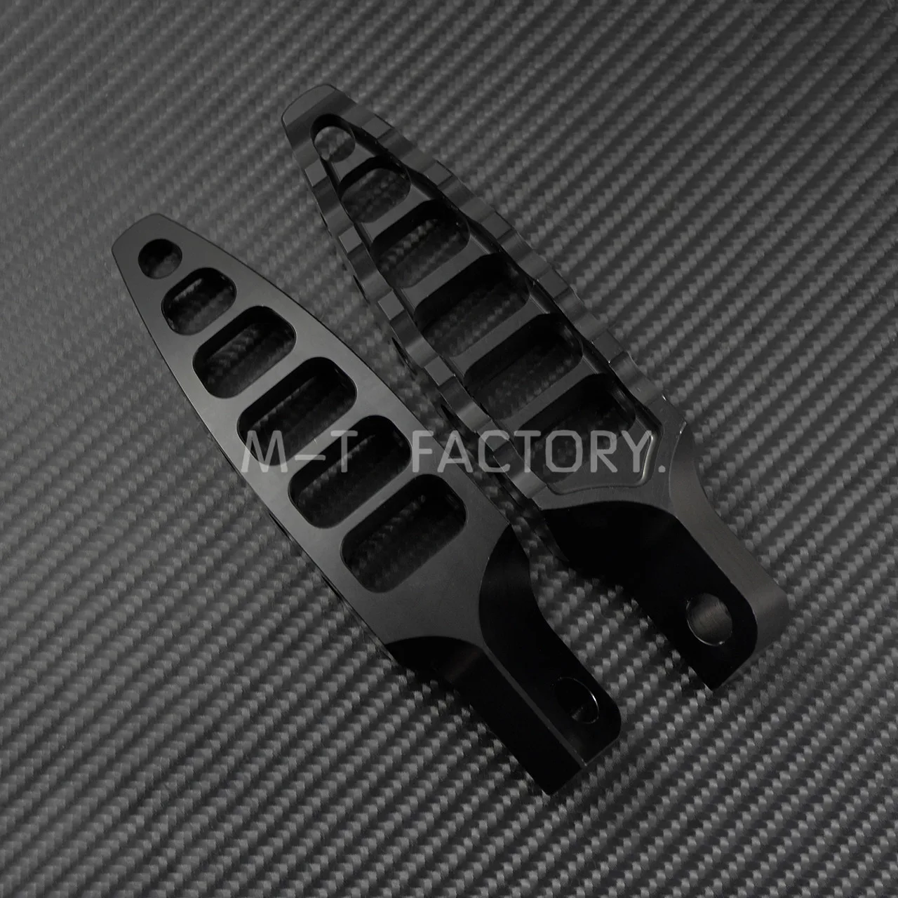 2PCS Motorcycle CNC 45 Degree Male-Mount Footrest Footpegs Foot Pegs For Harley Sportster 883 1200 Touring 93-2023 Dyna Softail